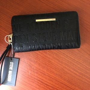 Steve Madden Blk/Gold Zip Around Wallet